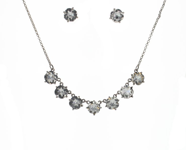 A photo of the Simple Gem Necklace product