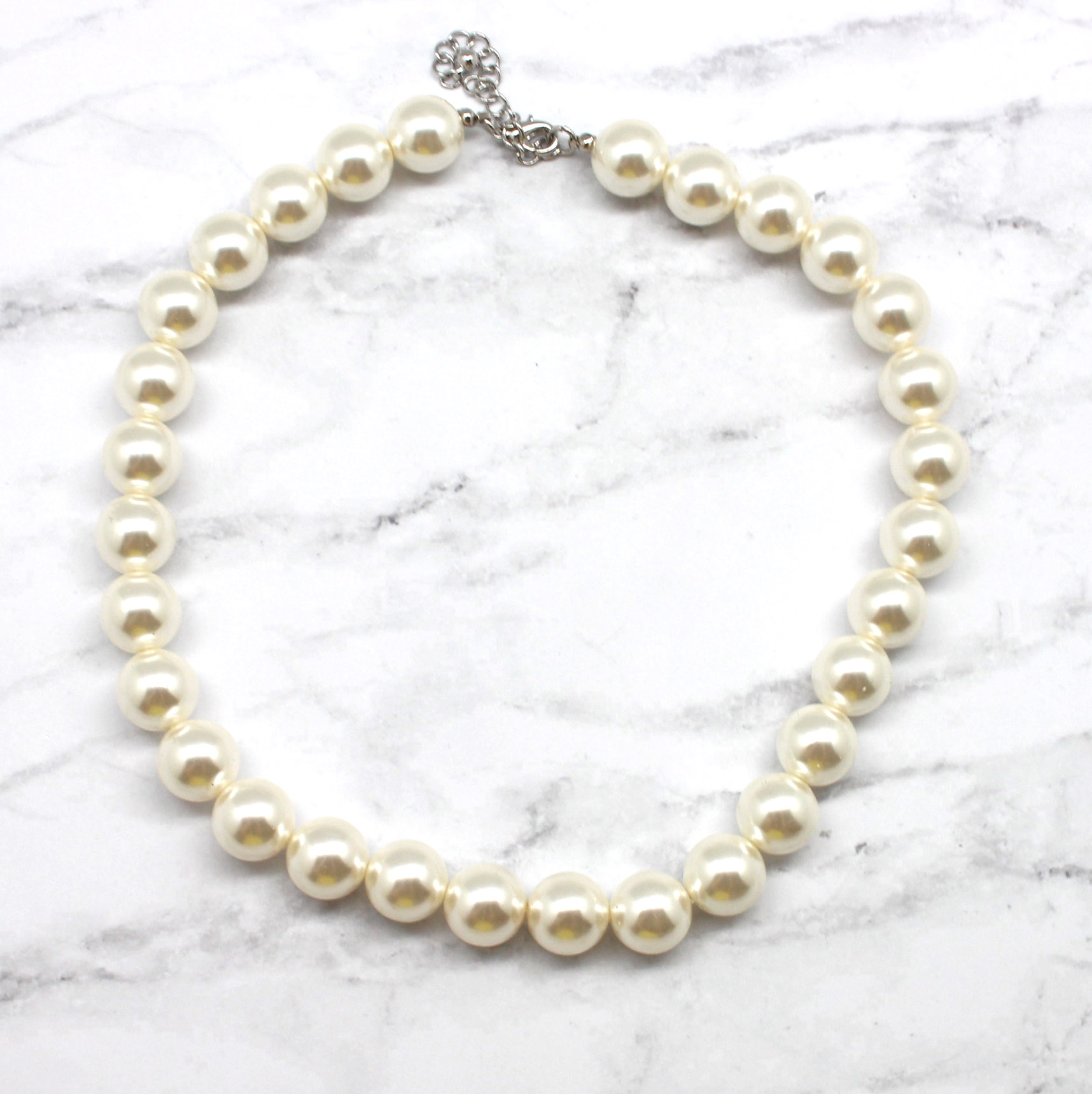The Classic Pearl Necklace Off White - Best of Everything | Online Shopping
