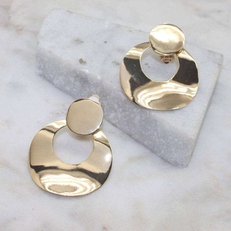 A photo of the Retro Style Clip Earrings product