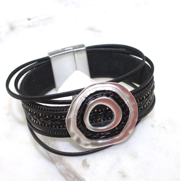 A photo of the Ring Bracelet product