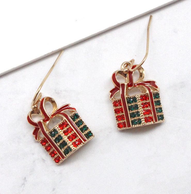 gift presentation earrings