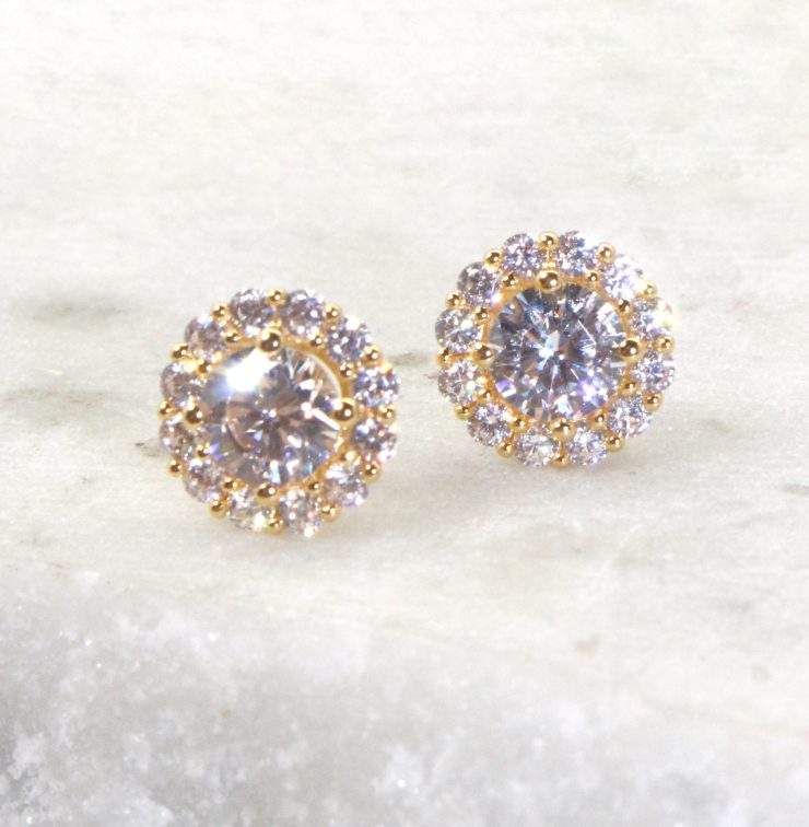 A photo of the Simplicity Stud Earrings product