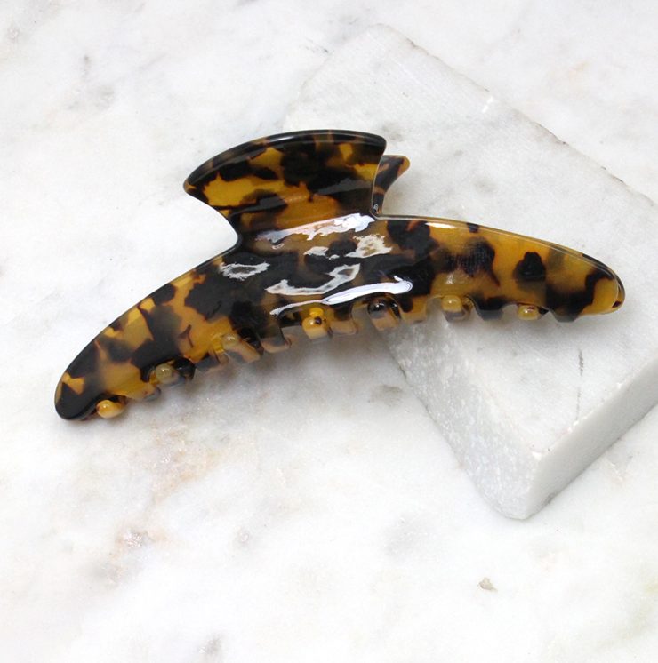 A photo of the Tortoiseshell Claw Clip product