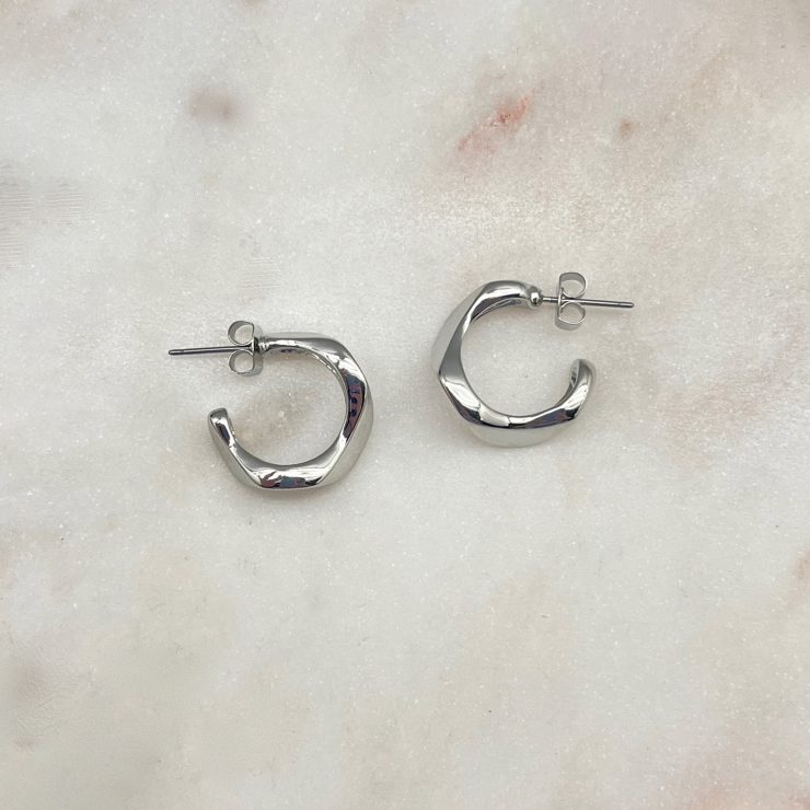 A photo of the Fluid Hoops in Silver product