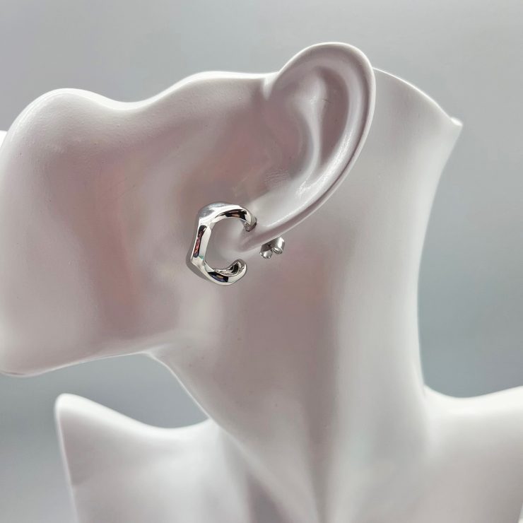 A photo of the Fluid Hoops in Silver product